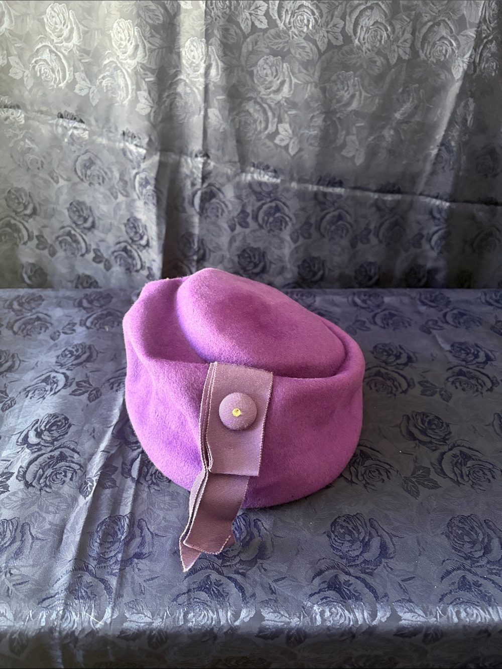 Vintage-Inspired Purple Wool Pillbox Hat with Ribbon Accent